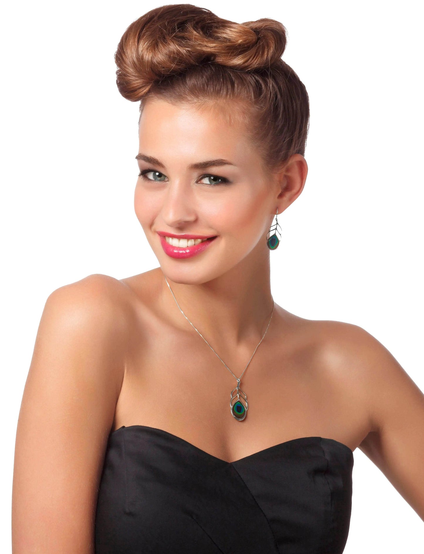 Peacock Eye Pendant Necklace - EveryRetailNeed.Com