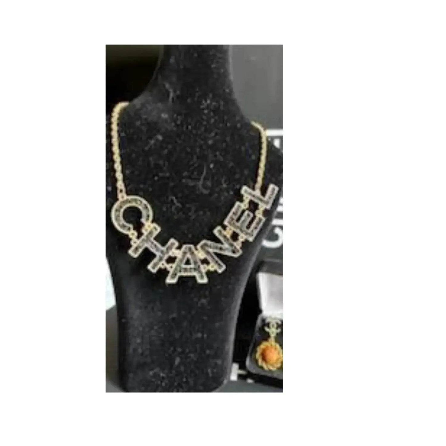 Charming Women Necklace - EveryRetailNeed.Com